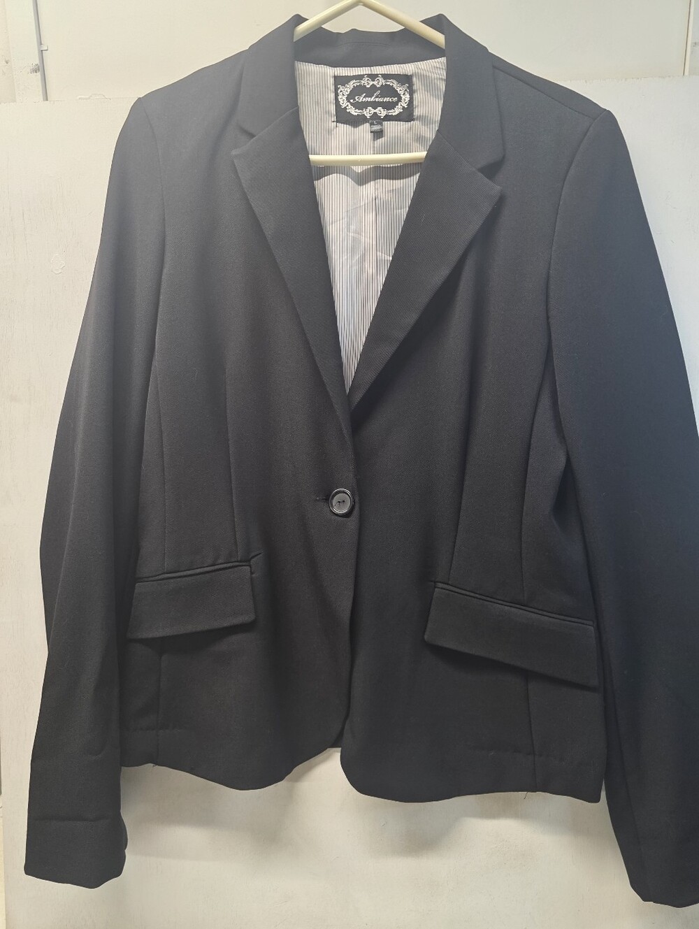 Ambiance Women's Black Blazer Size Large